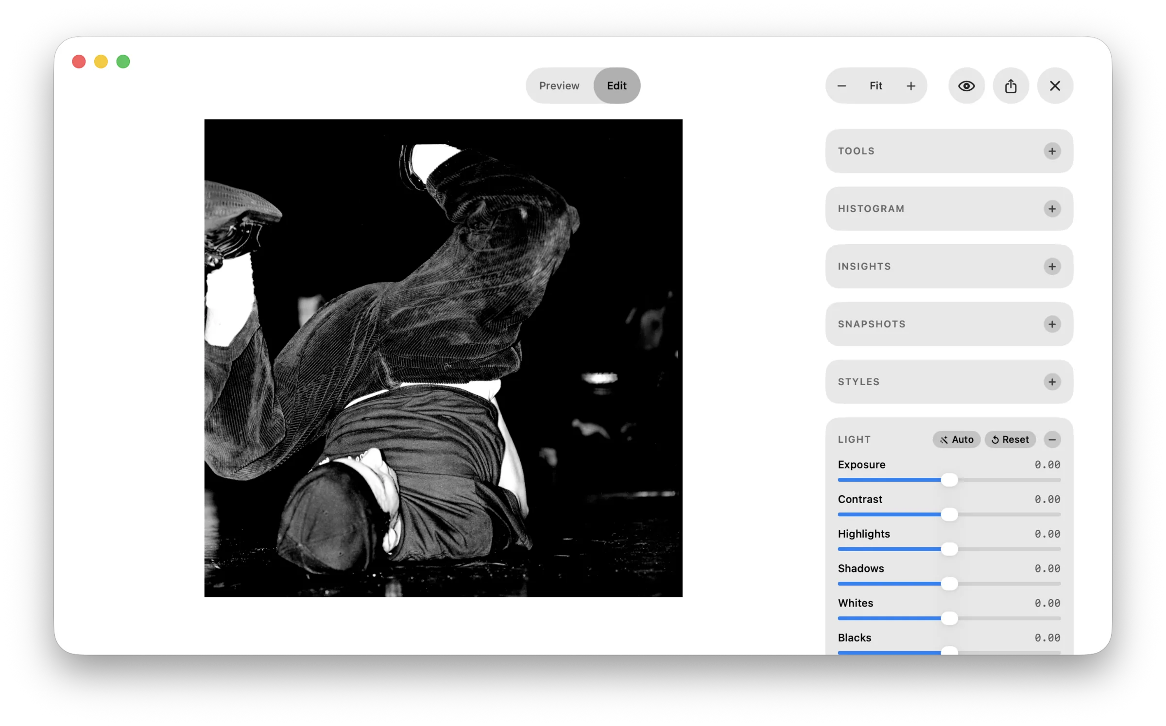 The Muse editor — a photograph on the canvas beside panels for tools, histogram, insights, snapshots, styles, and light adjustments.